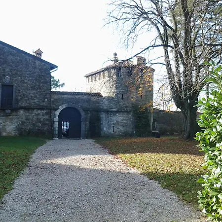 Della Contessa In Castello Formentini San Floriano del Cóllio